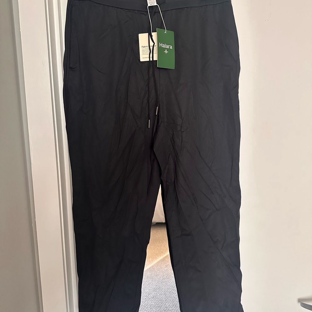 HALARA Women’s Black Joggers